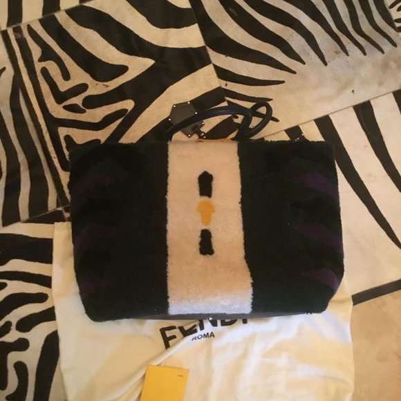 Fendi shearling 2 Jours style bag new $5500 - Picture 2 of 2